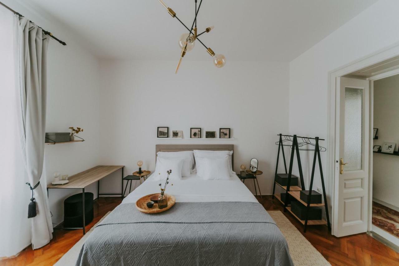 Alloro Boutique Apartment พูลา ภายนอก รูปภาพ