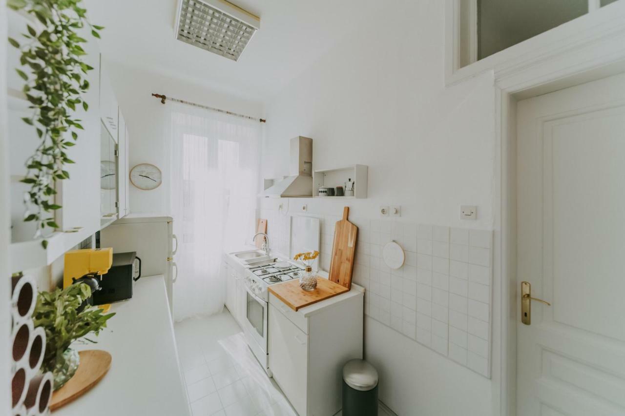 Alloro Boutique Apartment พูลา ภายนอก รูปภาพ