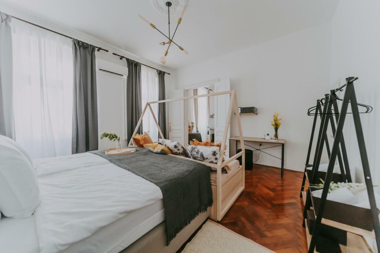 Alloro Boutique Apartment พูลา ภายนอก รูปภาพ