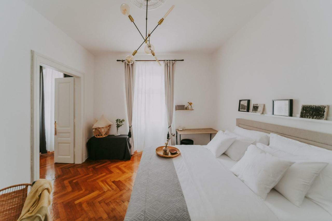 Alloro Boutique Apartment พูลา ภายนอก รูปภาพ