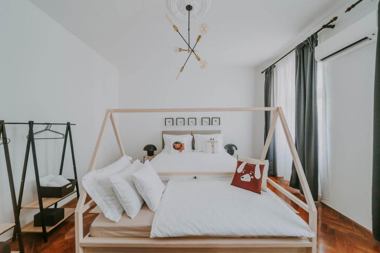 Alloro Boutique Apartment พูลา ภายนอก รูปภาพ